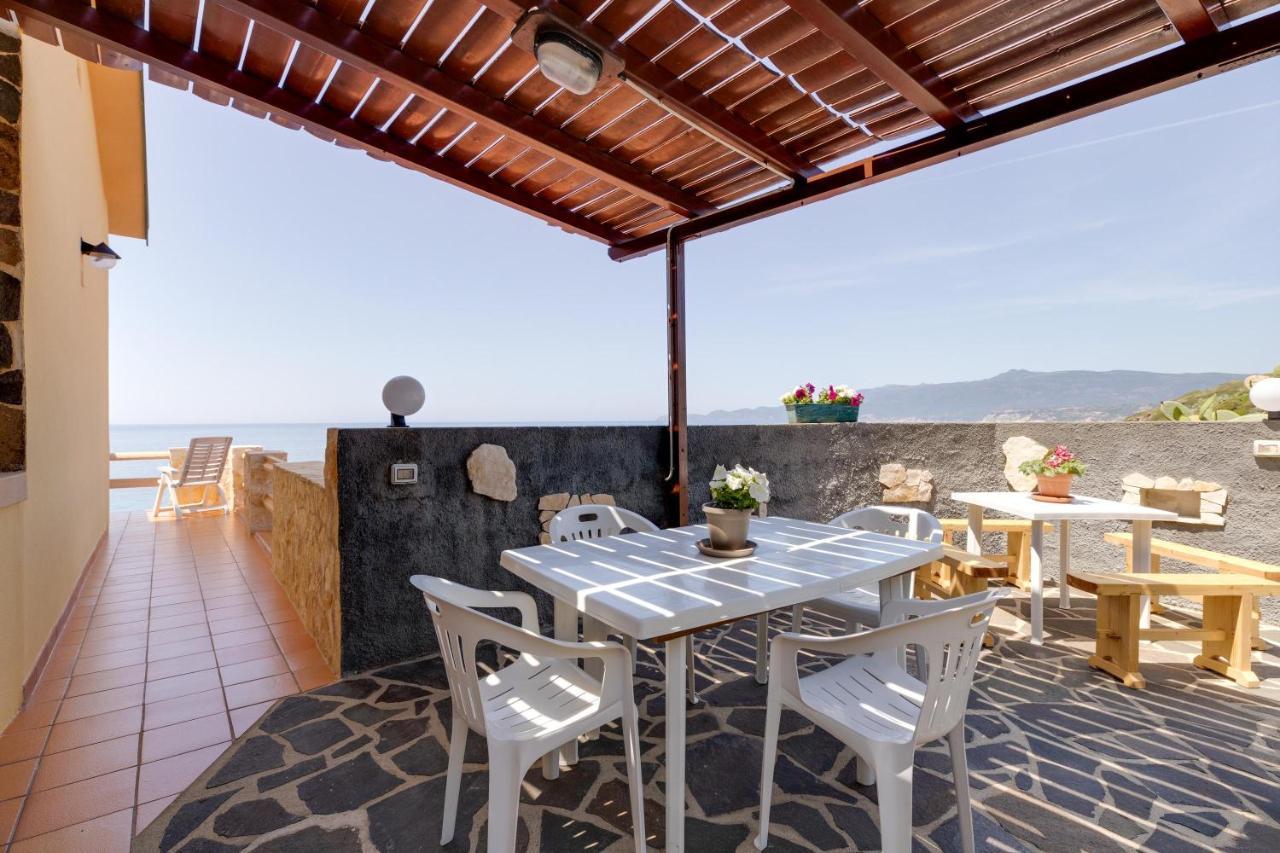 Вилла La Terrazza Sul Mare Магомадас Экстерьер фото